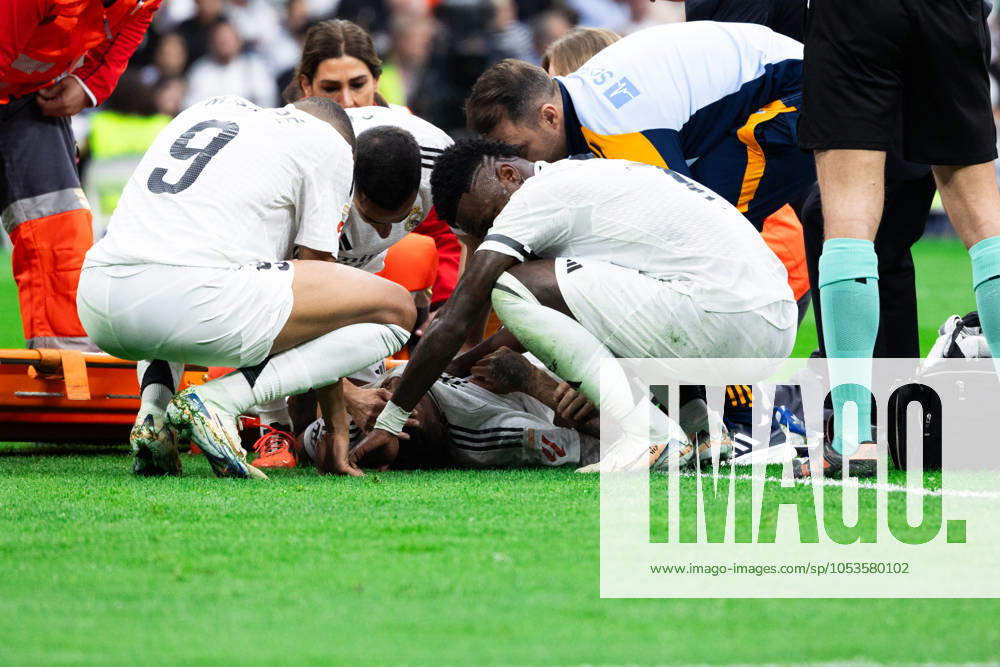Real Madrid CF vs CA Osasuna - LaLiga EA Sports MADRID, SPAIN, NOVEMBER 9: Eder Militao of Real Madrid CF after injured during the LaLiga EA Sports match between Real Madrid CF and CA Osasuna at Estadio Santiago Bernabeu on November 9, 2024 in Madrid, Spain. Madrid Estadio Santiago Bernabeu Madrid Spain