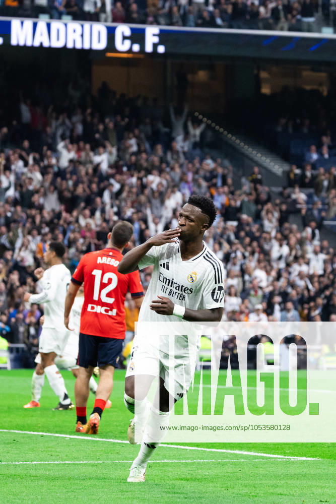 Real Madrid CF vs CA Osasuna - LaLiga EA Sports MADRID, SPAIN, NOVEMBER 9: Vinicius Jr of Real Madrid CF celebrating after scoring his goal during the LaLiga EA Sports match between Real Madrid CF and CA Osasuna at Estadio Santiago Bernabeu on November 9, 2024 in Madrid, Spain. Madrid Estadio Santiago Bernabeu Madrid Spain