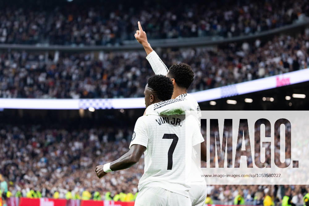 Real Madrid CF vs CA Osasuna - LaLiga EA Sports MADRID, SPAIN, NOVEMBER 9: Jude Bellingham of Real Madrid CF celebrating after scoring his goal during the LaLiga EA Sports match between Real Madrid CF and CA Osasuna at Estadio Santiago Bernabeu on November 9, 2024 in Madrid, Spain. Madrid Estadio Santiago Bernabeu Madrid Spain