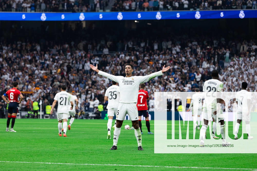 Real Madrid CF vs CA Osasuna - LaLiga EA Sports MADRID, SPAIN, NOVEMBER 9: Jude Bellingham of Real Madrid CF celebrating after scoring his goal during the LaLiga EA Sports match between Real Madrid CF and CA Osasuna at Estadio Santiago Bernabeu on November 9, 2024 in Madrid, Spain. Madrid Estadio Santiago Bernabeu Madrid Spain