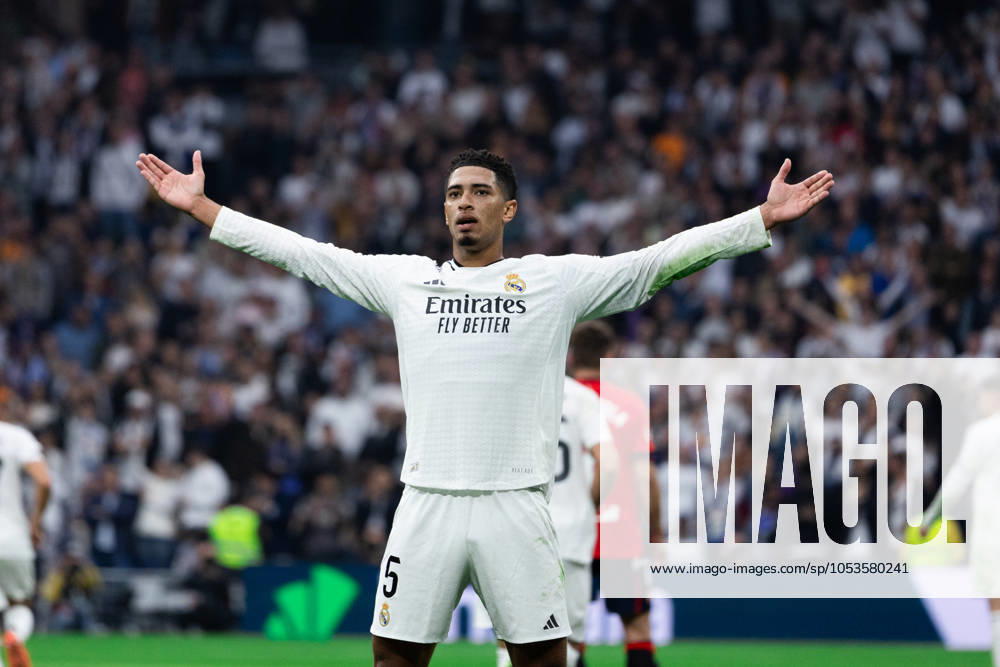 Real Madrid CF vs CA Osasuna - LaLiga EA Sports MADRID, SPAIN, NOVEMBER 9: Jude Bellingham of Real Madrid CF celebrating after scoring his goal during the LaLiga EA Sports match between Real Madrid CF and CA Osasuna at Estadio Santiago Bernabeu on November 9, 2024 in Madrid, Spain. Madrid Estadio Santiago Bernabeu Madrid Spain