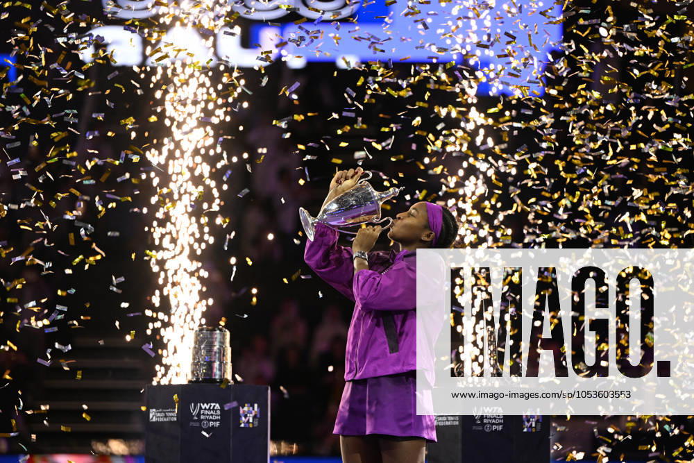 WTA, Tennis Damen Finals 2024 - Day 8 RIYADH, SAUDI ARABIA - NOVEMBER 09: Coco Gauff of USA during the Final match against Quinwen Zheng of China on Day 8 of the 2024 WTA Finals, part of the Hologic WTA Tour, held at King Saud University Indoor Arena, on November 09, 2024, in Riyadh, Saudi Arabia. Riyadh Saudi Arabia