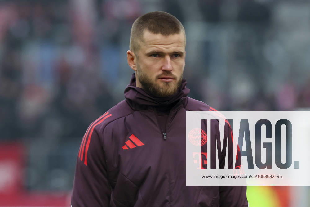 Eric Dier (FC Bayern Muenchen) schaut, Bundesliga, FC St. Pauli 1910 v FC Bayern München, Millerntor Stadium am 09. November 2024 in Hamburg, Deutschland. (Foto von Marco Steinbrenner DeFodi Images) Eric Dier (FC Bayern Muenchen) looks on, Bundesliga, FC St. Pauli 1910 v FC Bayern München, Millerntor Stadium, November 9, 2024 in Hamburg, Germany. (Photo by Marco Steinbrenner DeFodi Images) DFL regulations prohibit any use of photographs as image sequences and or quasi-video. not used in POL SRB CRO FRA GBR NED ITA USA Defodi-700_pauli_muenchen_20241109_210 Defodi-700 not used in POL SRB CRO FRA GBR NED ITA USA DFL regulations prohibit any use of photographs as image sequences and or quasi-video.