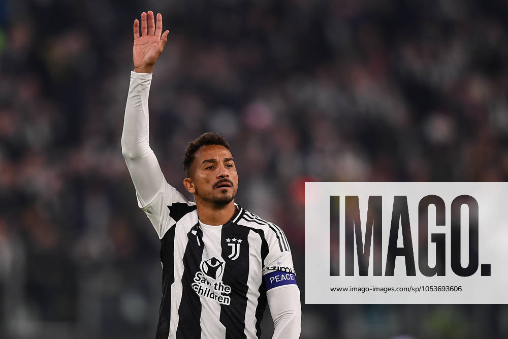 Juventus v Torino - Serie A Danilo of Juventus plays during the Serie A match between Juventus and Torino FC at Allianz Stadium in Turin, on November 9, 2024. Turin Turin Piedmont Italy