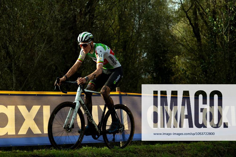 Belgian Witse Meeussen pictured in action during the men s elite race at the Jaarmarktcross cyclocross cycling event in Niel, race 3 8 of the Superprestige competition, Monday 11 November 2024. WARDxVANDAEL x105199672x