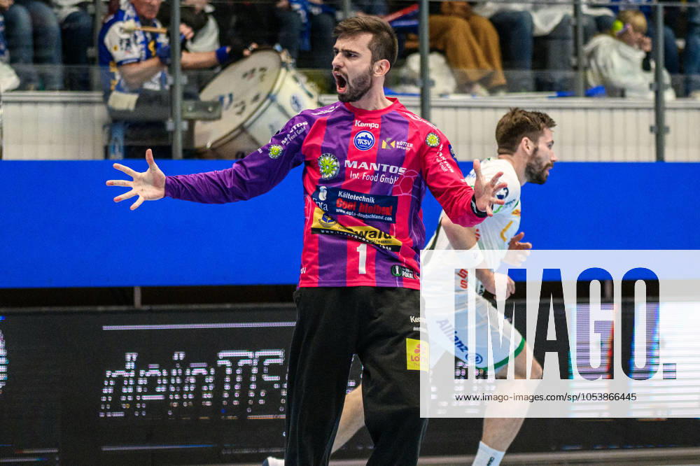 Matija Spikic ThSV Eisenach, 1 cheer to parade GER, Thuringia, ThSV Eisenach v SC DHfK Leipzig, Handball, DHB Pokal Round of 16, 2024 2025 season, 13 11 2024 GER, Thuringia, ThSV Eisenach v SC DHfK Leipzig, Handball, DHB Pokal Round of 16, 2024 2025 season, 13 11 2024 Eisenach