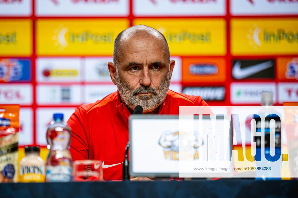 PORTO, ESTADIO DO DRAGAO, PILKA NOZNA (FOOTBALL), LIGA NARODOW UEFA 2024 ( UEFA NATIONAL LEAGUE 2024), MECZ PORTUGALIA - POLSKA ( PORTUGAL - POLAND ) KONFERENCJA I TRENING REPREZANTACJI PRZED MECZEM NZ MICHAL PROBIERZ FOTO LUKASZ SKWIOT CYFRASPORT NEWSPIX.PL --- Newspix.pl 20241114CSLS003