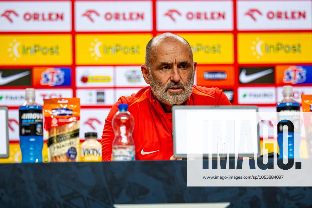 PORTO, ESTADIO DO DRAGAO, PILKA NOZNA (FOOTBALL), LIGA NARODOW UEFA 2024 ( UEFA NATIONAL LEAGUE 2024), MECZ PORTUGALIA - POLSKA ( PORTUGAL - POLAND ) KONFERENCJA I TRENING REPREZANTACJI PRZED MECZEM NZ MICHAL PROBIERZ FOTO LUKASZ SKWIOT CYFRASPORT NEWSPIX.PL --- Newspix.pl 20241114CSLS011