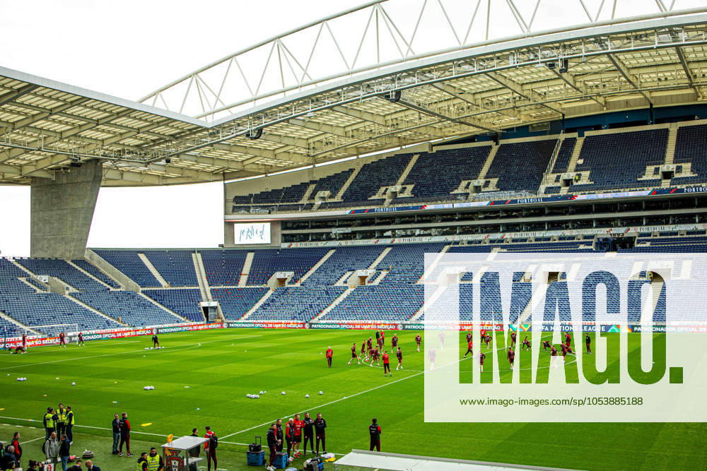 PORTO, ESTADIO DO DRAGAO, PILKA NOZNA (FOOTBALL), LIGA NARODOW UEFA 2024 ( UEFA NATIONAL LEAGUE 2024), MECZ PORTUGALIA - POLSKA ( PORTUGAL - POLAND ) KONFERENCJA I TRENING REPREZANTACJI PRZED MECZEM NZ trening Reprezentacji Polski estadio do dragao FOTO LUKASZ SKWIOT CYFRASPORT NEWSPIX.PL --- Newspix.pl 20241114CSLS023