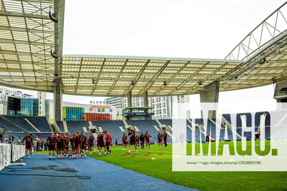 PORTO, ESTADIO DO DRAGAO, PILKA NOZNA (FOOTBALL), LIGA NARODOW UEFA 2024 ( UEFA NATIONAL LEAGUE 2024), MECZ PORTUGALIA - POLSKA ( PORTUGAL - POLAND ) KONFERENCJA I TRENING REPREZANTACJI PRZED MECZEM NZ trening Reprezentacji Polski estadio do dragao FOTO LUKASZ SKWIOT CYFRASPORT NEWSPIX.PL --- Newspix.pl 20241114CSLS025