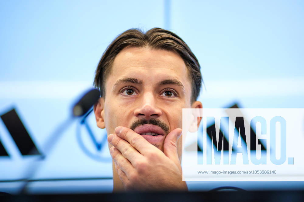 Robin Koch Germany gestures, GER, Press conference, DFB mens national football team Germany, at the DFB Campus in Frankfurt am Main, 14 11 2024 GER, Press conference, DFB mens national football team Germany, at the DFB Campus in Frankfurt am Main, 14 11 2024 Frankfurt am Main