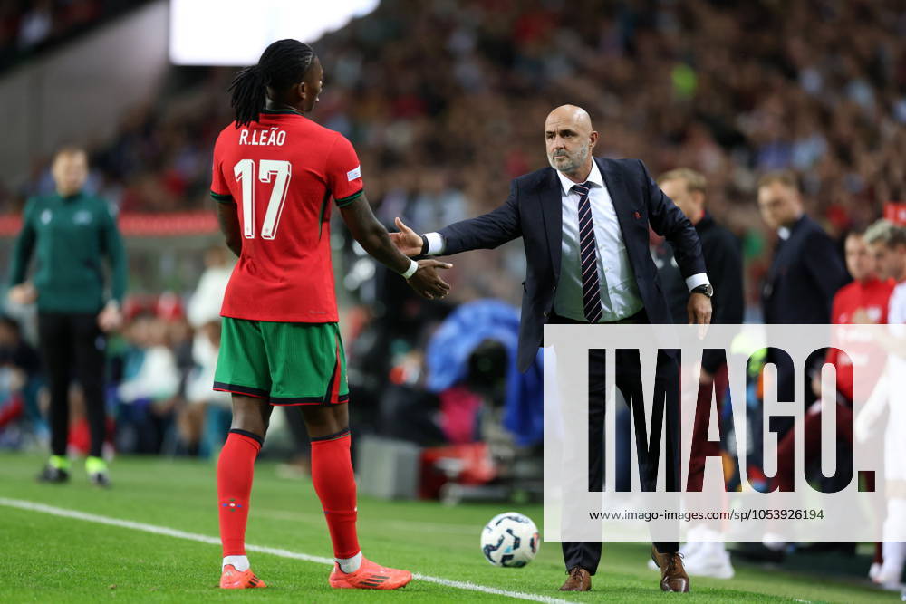 PORTO 15.11.2024 MECZ 5. KOLEJKA GRUPA A1 LIGA NARODOW SEZON 2024 25: PORTUGALIA - POLSKA --- UEFA NATIONS LEAGUE FOOTBALL MATCH: PORTUGAL - POLAND RAFAEL LEAO MICHAL PROBIERZ FOT. PIOTR KUCZA FOTOPYK NEWSPIX.PL --- newspix.pl