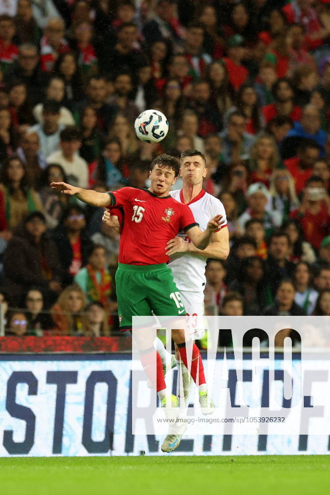 PORTO 15.11.2024 MECZ 5. KOLEJKA GRUPA A1 LIGA NARODOW SEZON 2024 25: PORTUGALIA - POLSKA --- UEFA NATIONS LEAGUE FOOTBALL MATCH: PORTUGAL - POLAND JOAO NEVES KRZYSZTOF PIATEK FOT. PIOTR KUCZA FOTOPYK NEWSPIX.PL --- newspix.pl