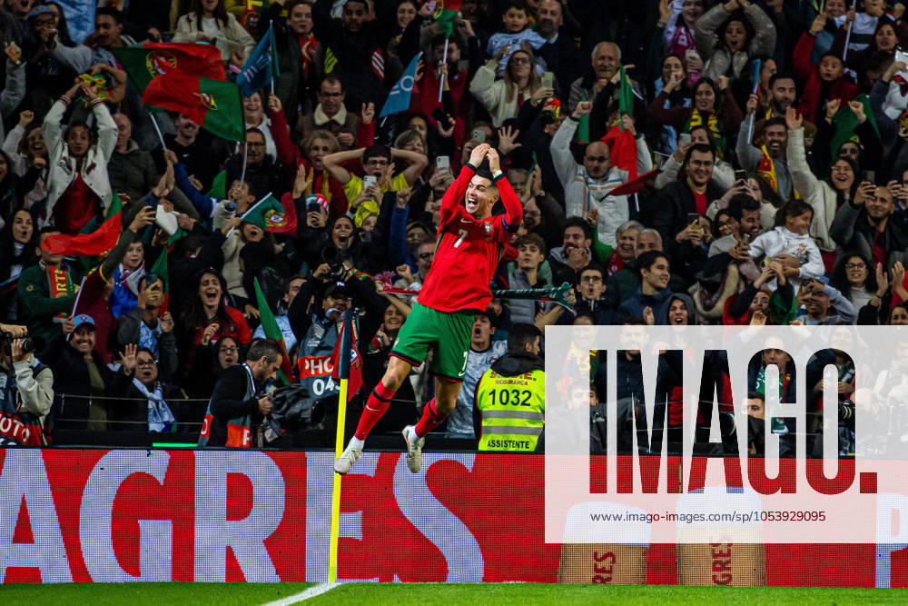 PORTO, ESTADIO DO DRAGAO, PILKA NOZNA (FOOTBALL), LIGA NARODOW UEFA 2024 ( UEFA NATIONAL LEAGUE 2024), MECZ PORTUGALIA - POLSKA ( PORTUGAL - POLAND ) NZ CRISTIANO RONALDO BRAMKA RADOSC GOL GOAL FOTO LUKASZ SKWIOT CYFRASPORT NEWSPIX.PL --- Newspix.pl 20241115CSLS087