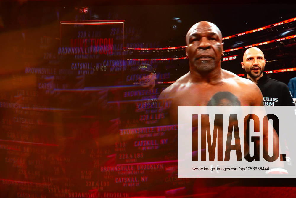 Reflections of the Paul, Tyson fight as viewed online presented by Netflix. Jake Paul wins the fight against Mike Tyson by unanimous decision after a full eight-round heavyweight match in AT&T Stadium in front of 70,000 fans on Friday. Hosted onine by Netflix with an estimated tens of millions of viewers. Manhattan USA - ZUMAt152 20241116_znp_t152_009