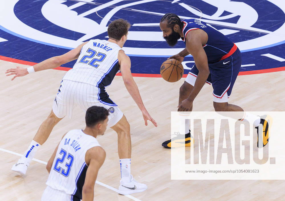 Franz Wagner 22 of the Orlando Magic defends against James Harden 1 of the Los Angeles Clippers during their regular season NBA, Basketball Herren, USA game on Wednesday November 20, 2024 at Intuit Dome Arena in Inglewood, California. Clippers defeats Magic, 104-93. JAVIER ROJAS PI Inglewood USA - ZUMAp124 20241120_zaa_p124_019