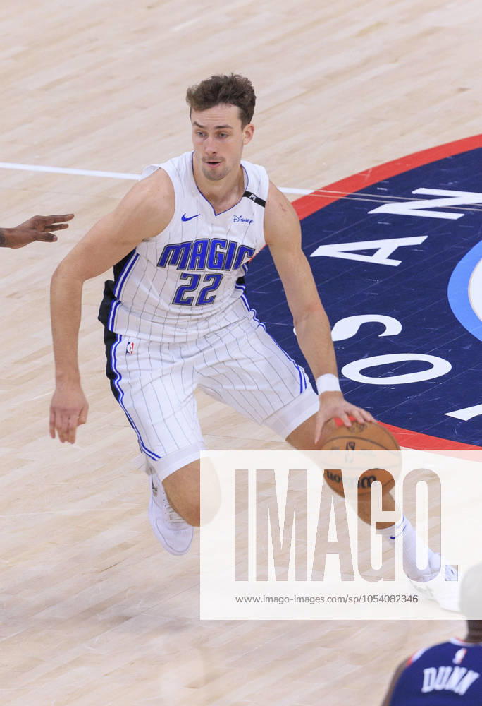 Franz Wagner 22 of the Orlando Magic with the ball during their regular season NBA, Basketball Herren, USA game against the Los Angeles Clippers puts up a free shot on Wednesday November 20, 2024 at Intuit Dome Arena in Inglewood, California. Clippers defeats Magic, 104-93. JAVIER ROJAS PI Inglewood USA - ZUMAp124 20241120_zaa_p124_057