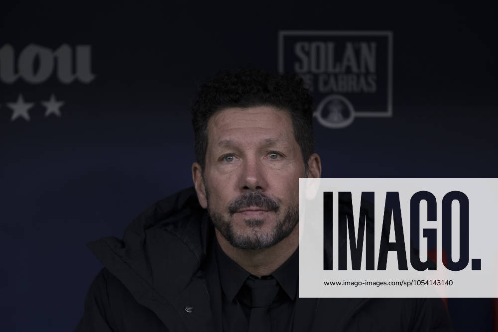 LA LIGA EA Sports - Atletico de Madrid vs Alaves MADRID,SPAIN - 23 November: Head coach of Atletico de Madrid Diego Pablo Simeone during the La Liga 2024 25 match between Atletico de Madrid and Alaves at Riyadh Air Metropolitano Stadium. (Photo by Guillermo Martinez) Madrid Riyadh Air Metropolitano Stadium Spain