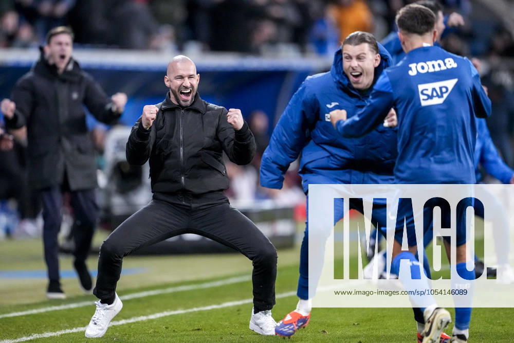 Christian Ilzer coach, head coach, Hoffenheim , cheers about the goal to 4 3, cheer, cheer, goal celebration, celebrate the goal, goal, celebration, cheers about the goal, rejoicing, joy, rejoices, optimistic, positive, game scene, highlight, cropped, full body, single image, single photo, action, action, 23 11 2024, Sinsheim Germany , Soccer, Bundesliga, TSG 1899 Hoffenheim RB Leipzig, DFB DFL REGULATIONS PROHIBIT ANY USE OF PHOTOGRAPHS AS IMAGE SEQUENCES AND OR QUASI VIDEO