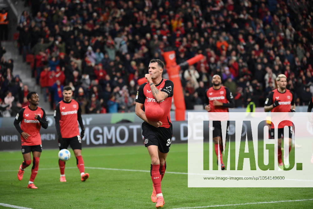 Baby Jubel Granit Xhaka Bayer 04 Leverkusen 23 11 2024, Fußball 1 Bundesliga, 11 Spieltag, Saison 2024 2025 Bayer 04 Leverkusen 1 FC Heidenheim 5 2 Foto Weis TEAM2 DFL regulations prohibit any use of photographs as image sequences and or quasi video Leverkusen BayArena Nordrhein Westfalen Germany Team2