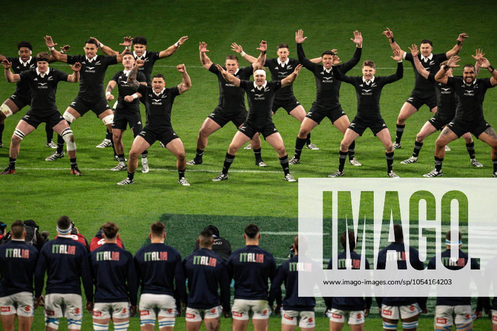 KW47 New Zealand s players perform a haka ahead of the Autumn Nations Series International rugby union test match between Italy and New Zealand at the Allianz Stadium in Turin, Italy - News - Saturday