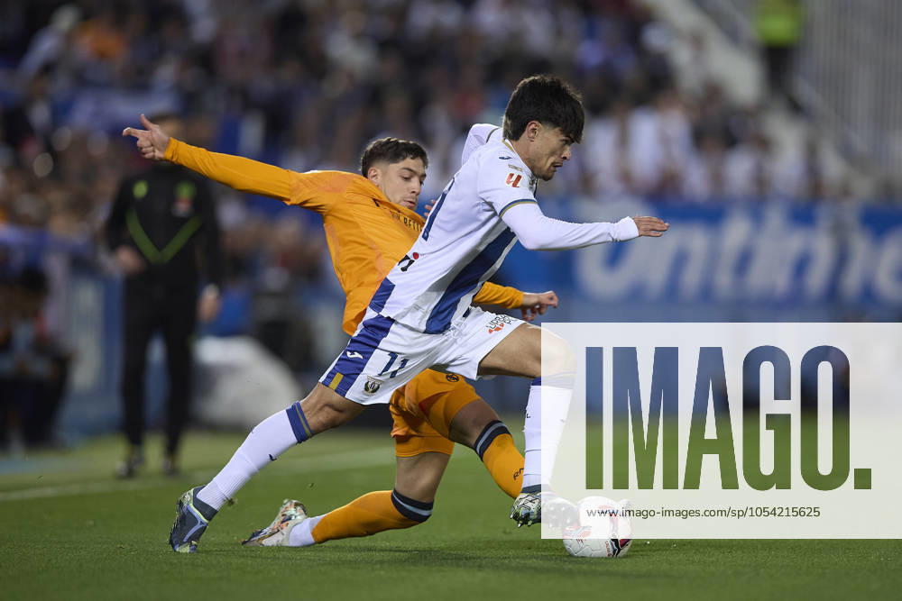 Jude Bellingham Real Madrid CF and Juan Cruz CD Leganes battle for the ball during the LaLiga match between CD Leganàs and Real Madrid at Butarque on November 24, 2024 in Leganà s, Spain Photo by Manu Reino DeFodi Images Defodi 071 LEGRMC20241124 039 Defodi-071