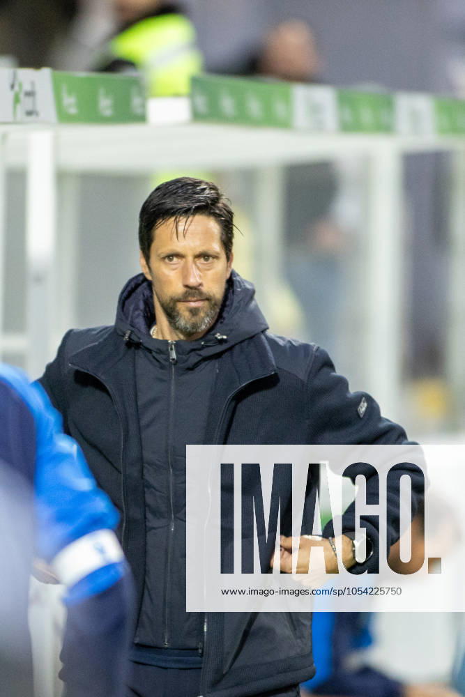 VITOR BRUNO FC Porto head coach seen during the TaoÂßa de Portugal 2024 25 match between Moreirense FC and FC Porto at Esto¡dio Comendador Joaquim de Almeida Freitas on October 19, 2024 in Moreira de Co³negos, Portugal. Moreira De Co³Negos Portugal - ZUMAl192 20241124_zsp_l192_004