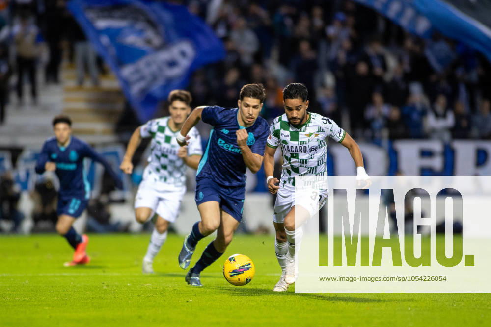FRANCISCO MOURA(L) from FC Porto and MADSON(R) from Moreirense disputing the ball during the TaoÂßa de Portugal 2024 25 match between Moreirense FC and FC Porto at Esto¡dio Comendador Joaquim de Almeida Freitas on October 19, 2024 in Moreira de Co³negos, Portugal. Moreira De Co³Negos Portugal - ZUMAl192 20241124_zsp_l192_001
