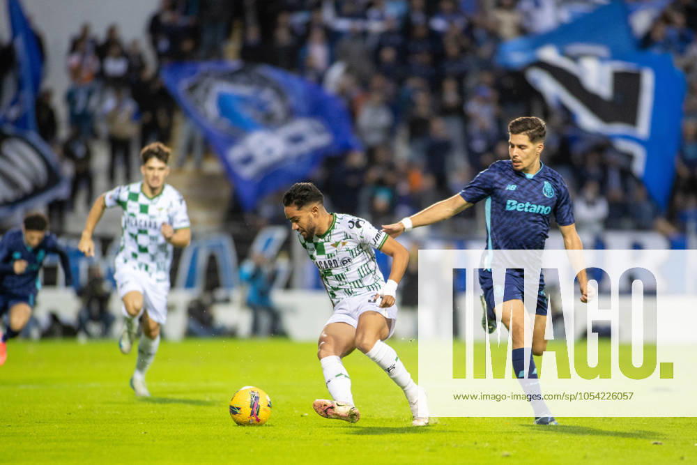 FRANCISCO MOURA(L) from FC Porto and MADSON(R) from Moreirense disputing the ball during the TaoÂßa de Portugal 2024 25 match between Moreirense FC and FC Porto at Esto¡dio Comendador Joaquim de Almeida Freitas on October 19, 2024 in Moreira de Co³negos, Portugal. Moreira De Co³Negos Portugal - ZUMAl192 20241124_zsp_l192_002