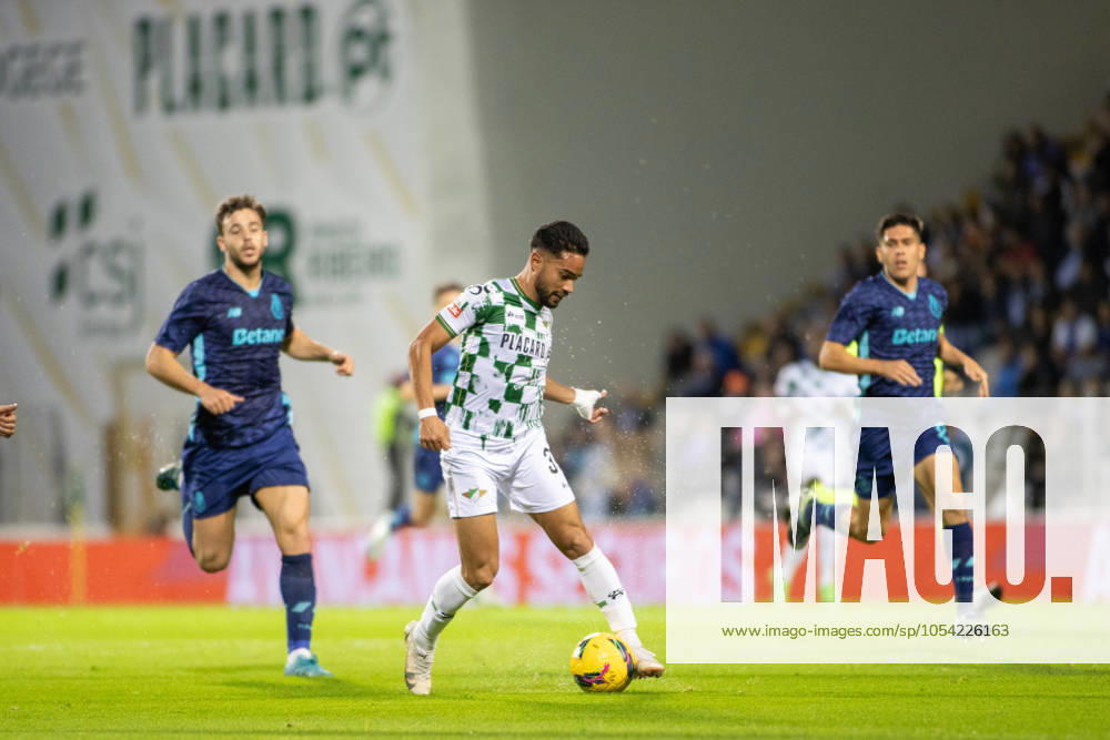 MADSON from Moreirense FC seen on action during the TaoÂßa de Portugal 2024 25 match between Moreirense FC and FC Porto at EstoÂ¡dio Comendador Joaquim de Almeida Freitas on October 19, 2024 in Moreira de CoÂ³negos, Portugal. Moreira De CoÂ³Negos Portugal - ZUMAl192 20241124_zsp_l192_017
