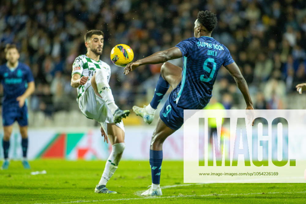 SAMU from FC Porto seen on action during the TaoÂßa de Portugal 2024 25 match between Moreirense FC and FC Porto at EstoÂ¡dio Comendador Joaquim de Almeida Freitas on October 19, 2024 in Moreira de CoÂ³negos, Portugal. Moreira De CoÂ³Negos Portugal - ZUMAl192 20241124_zsp_l192_019