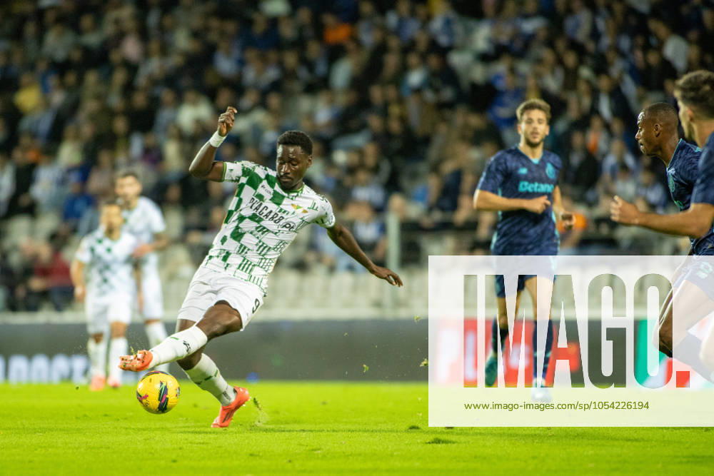 LUIS ASUE from Moreirense FC seen on action during the TaoÂßa de Portugal 2024 25 match between Moreirense FC and FC Porto at EstoÂ¡dio Comendador Joaquim de Almeida Freitas on October 19, 2024 in Moreira de CoÂ³negos, Portugal. Moreira De CoÂ³Negos Portugal - ZUMAl192 20241124_zsp_l192_024