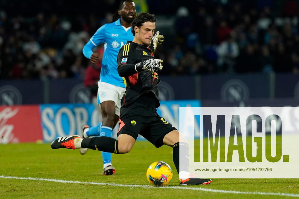 SSC Napoli v AS Roma - Serie A Mile Svilar of AS Roma during the Serie A match between SSC Napoli and AS Roma at Stadio Diego Armando Maradona Naples Italy on 24 November 2024. Naples Naples Italy