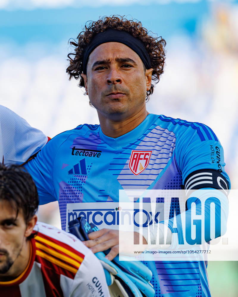 Guillermo Ochoa seen during Liga Portugal game between teams of GD Estoril Praia and AVS Futebol SAD at Estadio Antonio Coimbra da Mota (Maciej Rogowski) Estoril Estadio Antonio Coimbra da Mota Portugal