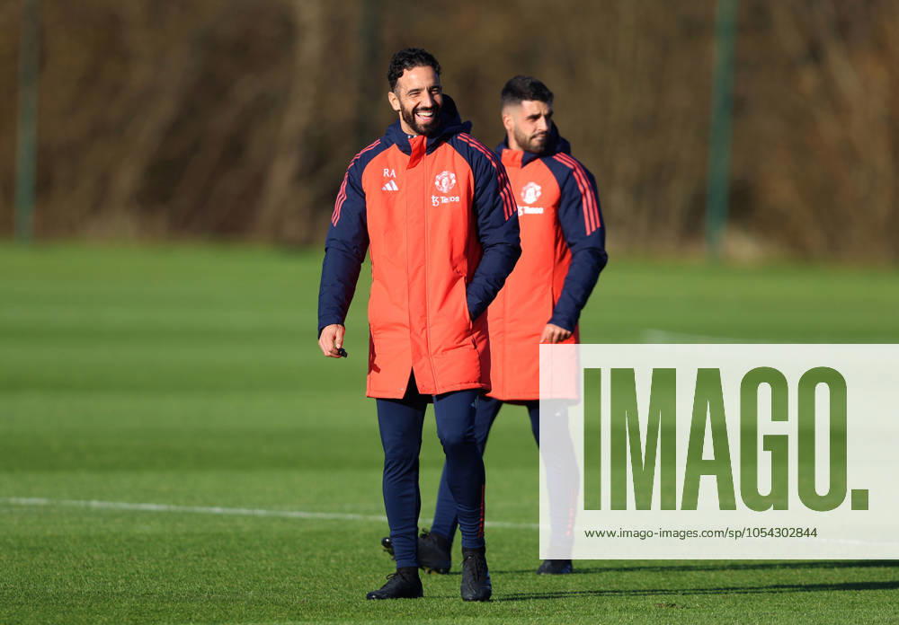- Manchester United, ManU Training, UEFA Europa League 2024 25, League Phase, MD5 training Session at Carrington Training Ground, Manchester, UK - 27th November 2024. (C) Daniel Weir Crystal Pix Ruben Amorim Manager of Manchester United. - Manchester United Training, UEFA Europa League 2024 25, League Phase, MD5 training Session at Carrington Training Ground, Manchester, UK - 27th November 2024. (C) Daniel Weir Crystal Pix Manchester Carrington Training Ground UK