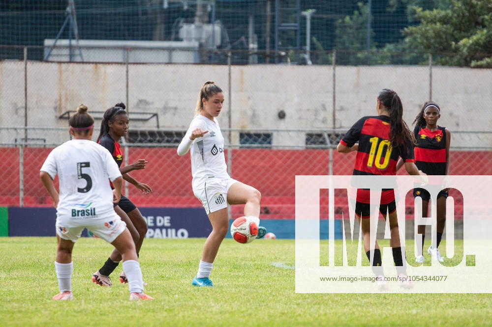 Santos x Copinha Feminina SÃO PAULO, SP - 28.11.2024: SANTOS X SPORT COPINHA FEMININA - Isa Viana during the match between Santos and Sport, valid for the first round of the Copinha Feminina and held on Thursday afternoon (28) at the Nicolau Alayon Stadium in São Paulo, SP. (Photo: Rodilei Morais Fotoarena) x2657689x RodileixMorais