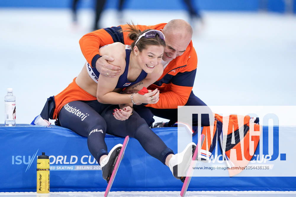 KW48 2024-11-30 - ISU World Cup Speed skating, Eisschnelllauf 2 BEIJING, CHINA - NOVEMBER 30: Angel Daleman, Dave Versteeg competing on the Women s 1000m during the ISU World Cup Speed Skating 2 at the National Speed Skating Oval on November 30, 2024 in Beijing, China Beijing National Speed Skating Oval China Content not available for redistribution in The Netherlands directly or indirectly through any third parties.