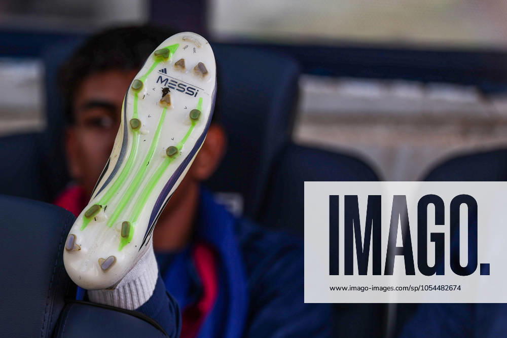 ESP: FC Barcelona, Barca v RCD Espanyol. La Liga EA Sports. Date 15 Lamine Yamals football boot with Messi name during the La Liga EA Sports match between FC Barcelona and UD Las Palmas played at Lluis Companys Stadium on November 30, 2024 in Barcelona, Spain. kpng