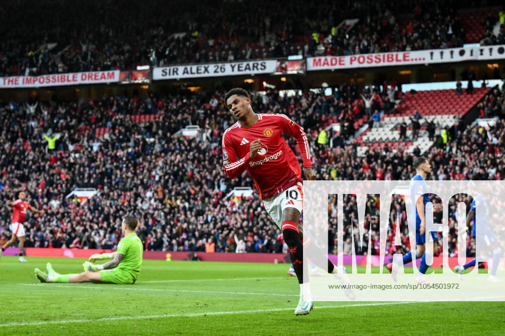 Premier League Manchester United, ManU v Everton Marcus Rashford of Manchester United celebrates his goal to make it 3-0 during the Premier League match Manchester United vs Everton at Old Trafford, Manchester, United Kingdom, 1st December 2024 (Photo by Craig Thomas News Images) Manchester Old Trafford Greater Manchester United Kingdom
