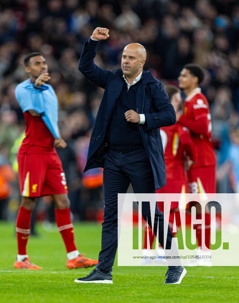 Football - FA Premier League - Liverpool FC v Manchester City FC LIVERPOOL, ENGLAND - Sunday, December 1, 2024: Liverpool s head coach Arne Slot celebrates after the FA Premier League match between Liverpool FC and Manchester City FC at Anfield. Liverpool won 2-0. (Photo by David Rawcliffe Propaganda) LIVERPOOL Anfield MERSEYSIDE ENGLAND