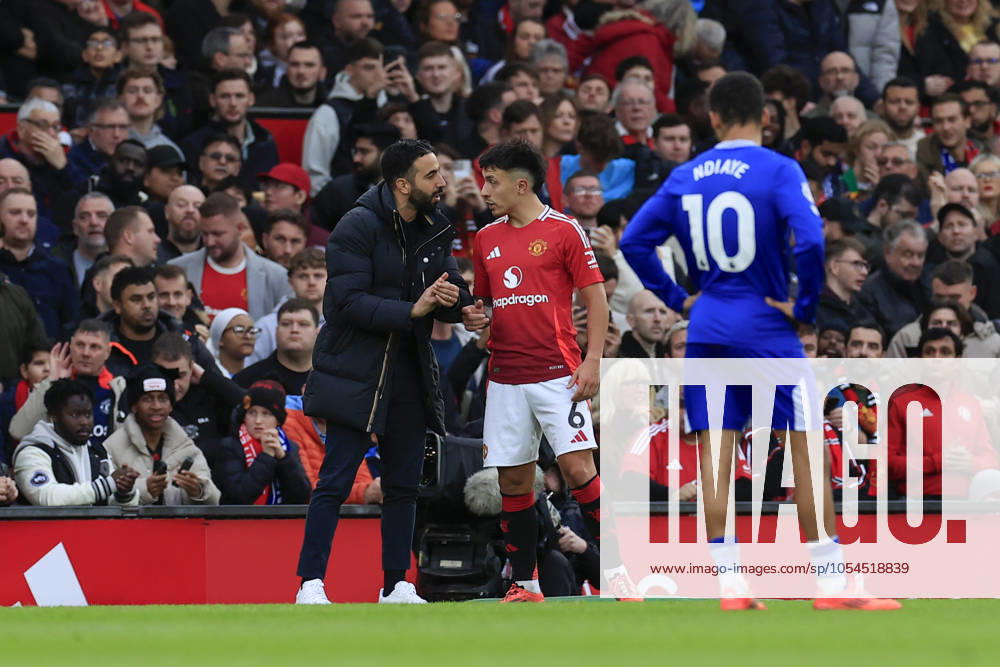 Manchester United, ManU v Everton Premier League 01 12 2024. Ruben Amorim the Manchester United manager and Lisandro Martinez (6) of Manchester United have a mid match discussion during the Premier League match between Manchester United and Everton at Old Trafford, Manchester, England on 1 December 2024. Manchester Old Trafford Greater Manchester England Editorial use only DataCo restrictions apply See www.football-dataco.com ,