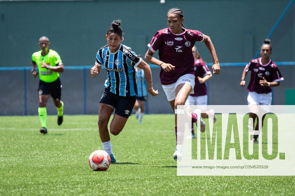 Ferroviária x Grêmio SÃO PAULO, SP - 01.12.2024: FERROVIÁRIA X GRÊMIO - Gisele (Grêmio) and Monique (Ferroviária) during the match between Ferroviária and Grêmio, valid for the second round of the Women& 39;s Cup and held on the morning of this Sunday (01) at the Ibrachina Arena in São Paulo, SP. (Photo: Rodilei Morais Fotoarena) x2659870x RodileixMorais