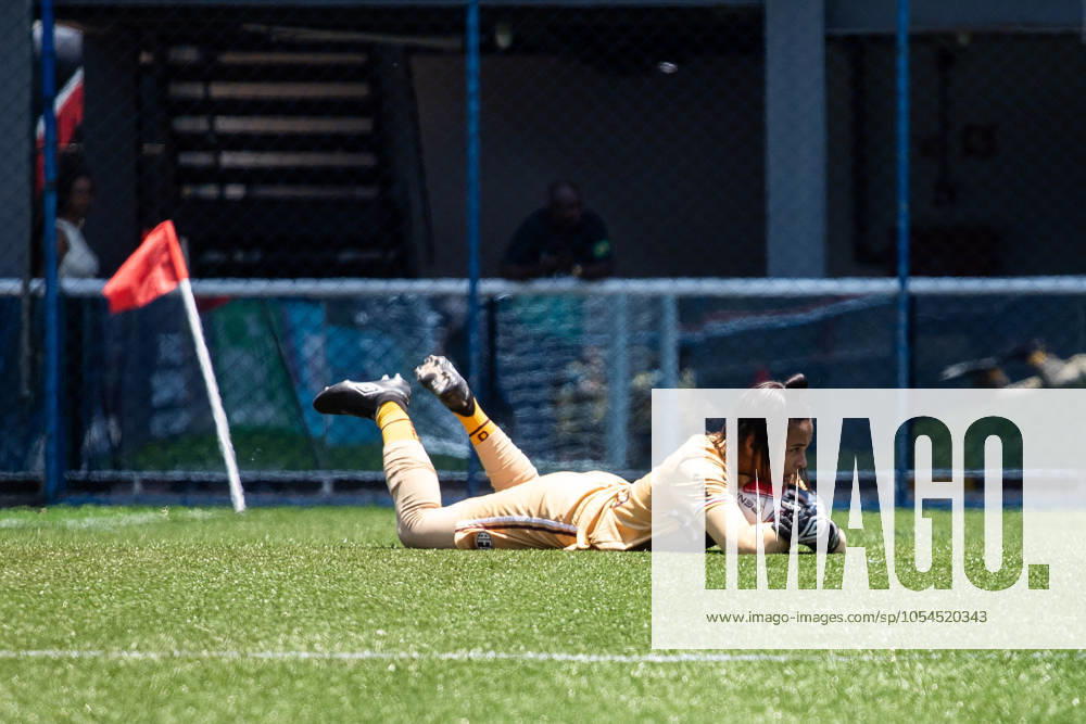 Ferroviária x Grêmio SÃO PAULO, SP - 01.12.2024: FERROVIÁRIA X GRÊMIO - Goalkeeper Leilane during the match between Ferroviária and Grêmio, valid for the second round of the Copinha Feminina and held on Sunday morning (01) at the Ibrachina Arena in São Paulo, SP. (Photo: Rodilei Morais Fotoarena) x2659871x RodileixMorais