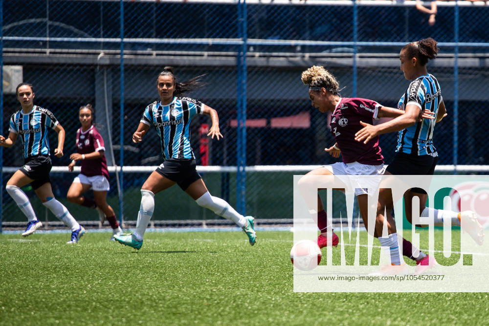 Ferroviária x Grêmio SÃO PAULO, SP - 01.12.2024: FERROVIÁRIA X GRÊMIO - Allyne (Grêmio) commits a penalty on Duda (Ferroviária) during the match between Ferroviária and Grêmio, valid for the second round of the Copinha Feminina and held on the morning of this Sunday (01) at the Ibrachina Arena in São Paulo, SP. (Photo: Rodilei Morais Fotoarena) x2659878x RodileixMorais