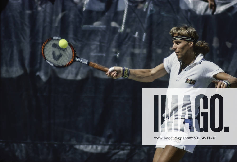 Archivbilder der Woche SPORT KW49 TENNIS Bjorn Borg Bjorn Borg (SWE) competes in the 1980 US Open Tennis Championships. New York Billy Jean King National Tennis NY United States of America