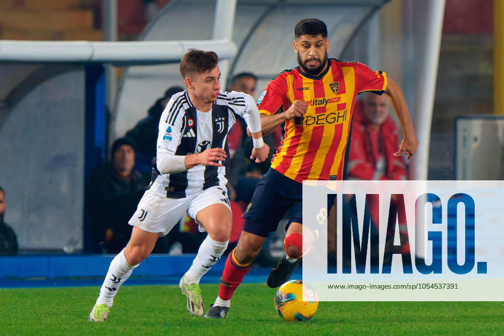 CALCIO - Serie A - US Lecce vs Juventus FC Francisco Conceicao of Juventus in action against Hamza Rafia of US Lecce during US Lecce vs Juventus FC, Italian soccer Serie A match in Lecce, Italy, December 01 2024 Lecce Italy