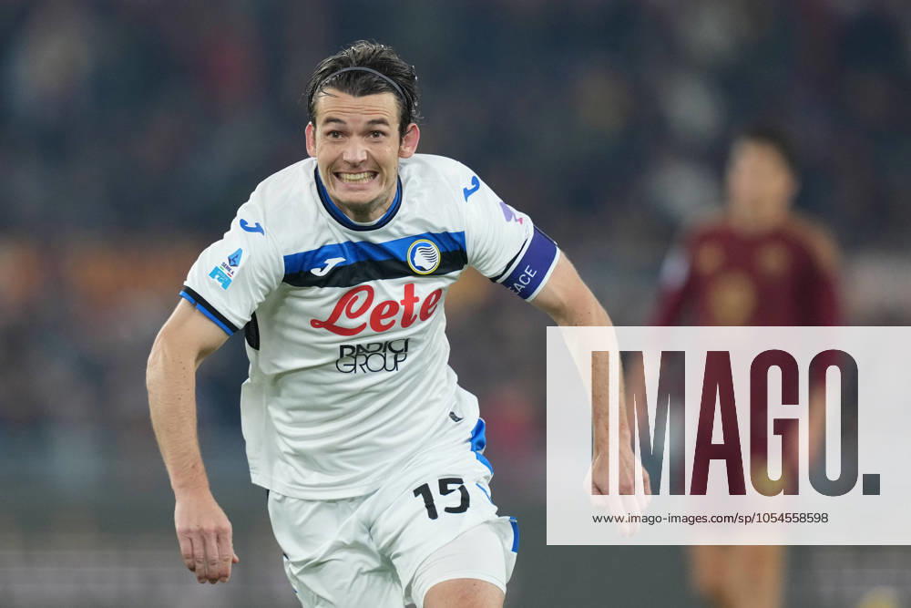 Atalanta s Marten de Roon celebrates after scoring 0-1 during the Serie A EniLive soccer match between Roma and Atalanta at the Rome s Olympic stadium, Italy - Monday December 2, 2024 - Soccer ( Photo by Alfredo Falcone LaPresse )