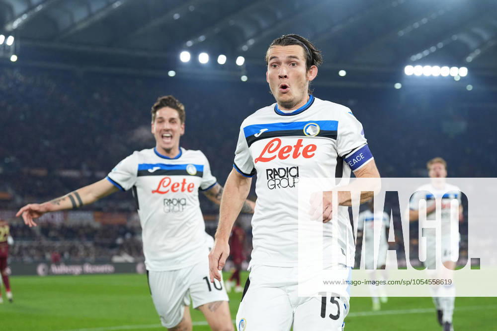 Atalanta s Marten de Roon celebrates after scoring 0-1 during the Serie A EniLive soccer match between Roma and Atalanta at the Rome s Olympic stadium, Italy - Monday December 2, 2024 - Soccer ( Photo by Alfredo Falcone LaPresse )