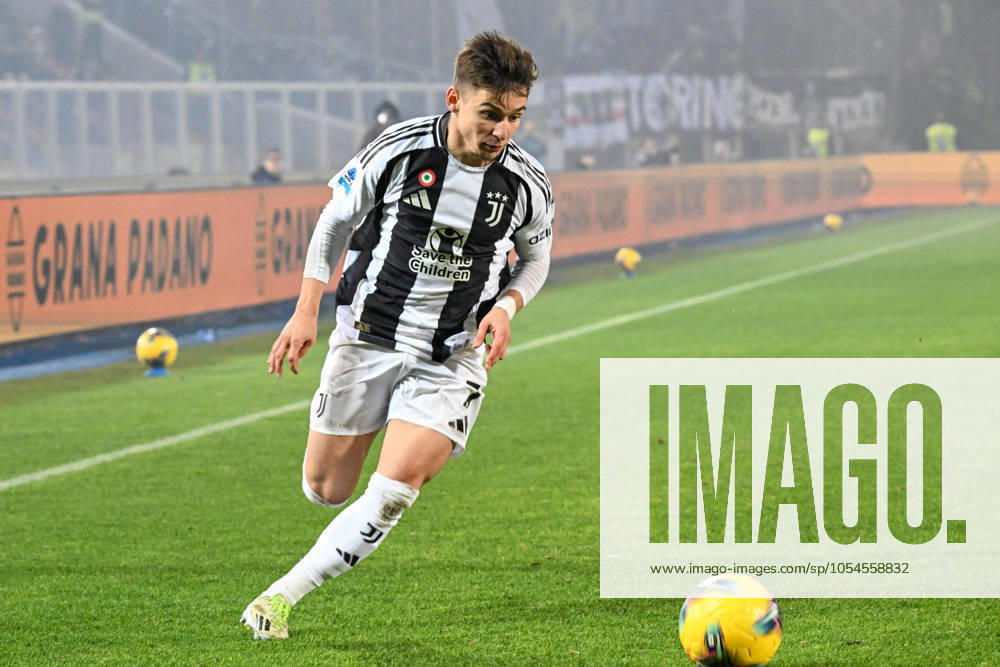 CALCIO - Serie A - US Lecce vs Juventus FC Francisco Conceicao (Juventus Fc) in action during US Lecce vs Juventus FC, Italian soccer Serie A match in Lecce, Italy, December 01 2024 Lecce Italy