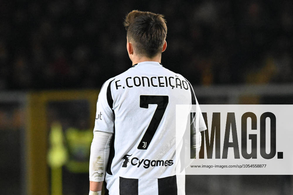 CALCIO - Serie A - US Lecce vs Juventus FC Francisco Conceicao (Juventus Fc) 7 during US Lecce vs Juventus FC, Italian soccer Serie A match in Lecce, Italy, December 01 2024 Lecce Italy